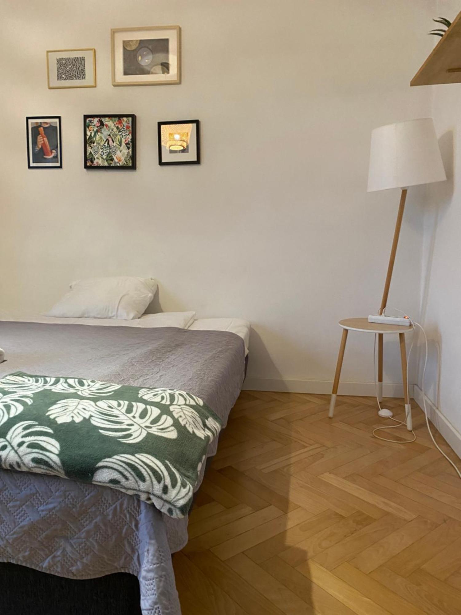 Slow Life Apartment Next To Metro Station Warsawa Bagian luar foto