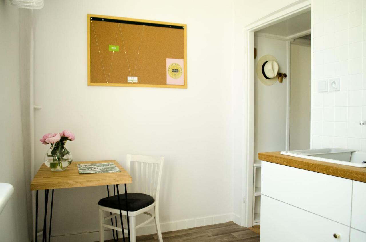 Slow Life Apartment Next To Metro Station Warsawa Bagian luar foto