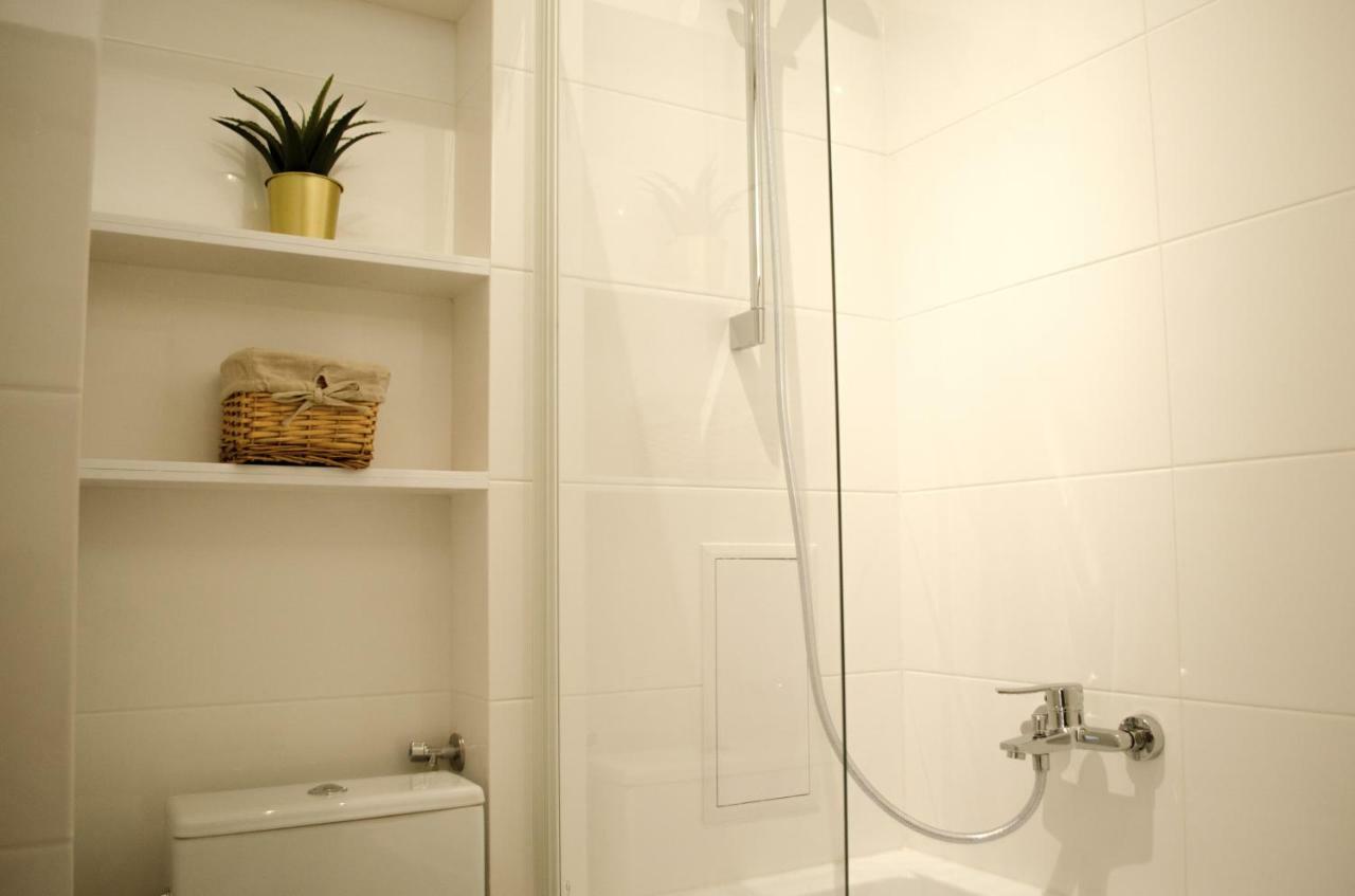 Slow Life Apartment Next To Metro Station Warsawa Bagian luar foto